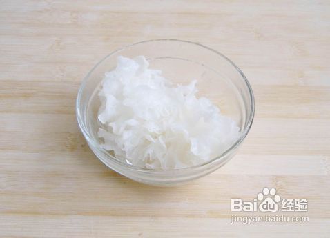 荸荠玉米银耳羹做法