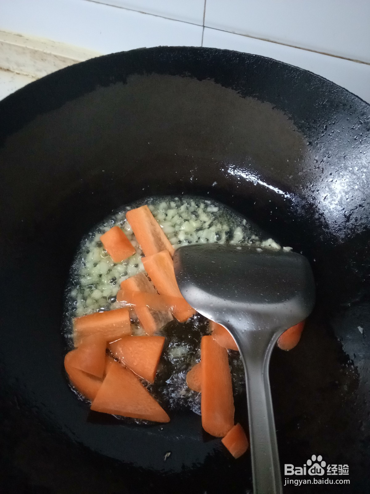 胡萝卜豆干炒秋葵