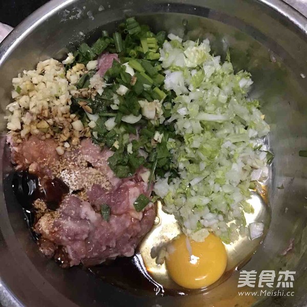 白菜猪肉饺子