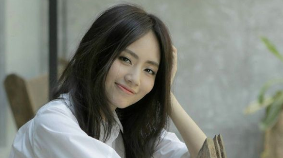 歌词：谁说我不能喝，我喝得比谁都多，走路有点颠簸！是哪一首歌