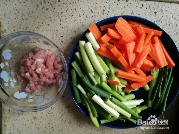 教你做蒜苔胡萝卜炒肉丝
