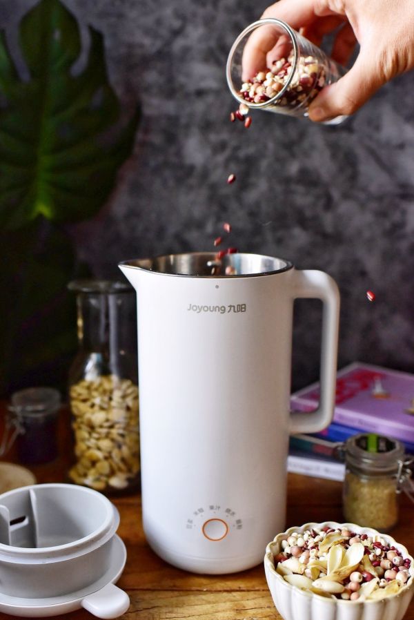 红豆薏米芡实糊