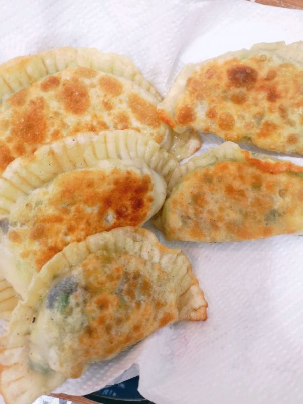 饺子皮韭菜盒子