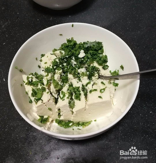 方便好吃的凉拌香椿豆腐