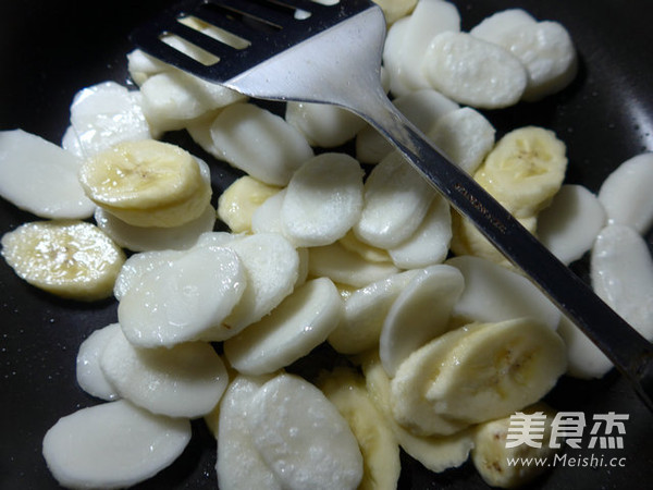 香蕉炒年糕的做法
