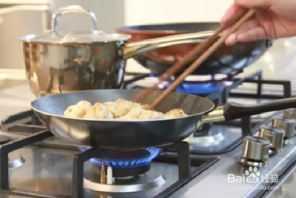 如何使用燃气灶