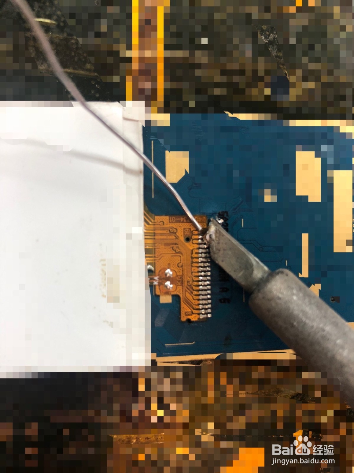 如何使用烙铁取下手机显示屏