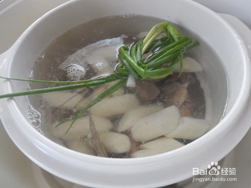 鸽子山药汤的做法