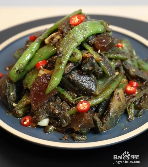 二荆条炒皮蛋的做法