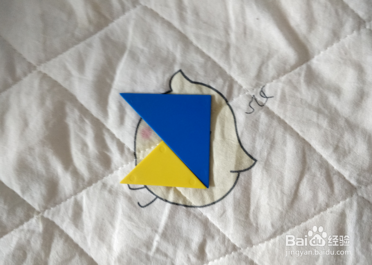 用七巧板智力拼图怎么拼一个赶忙跑出去的人？