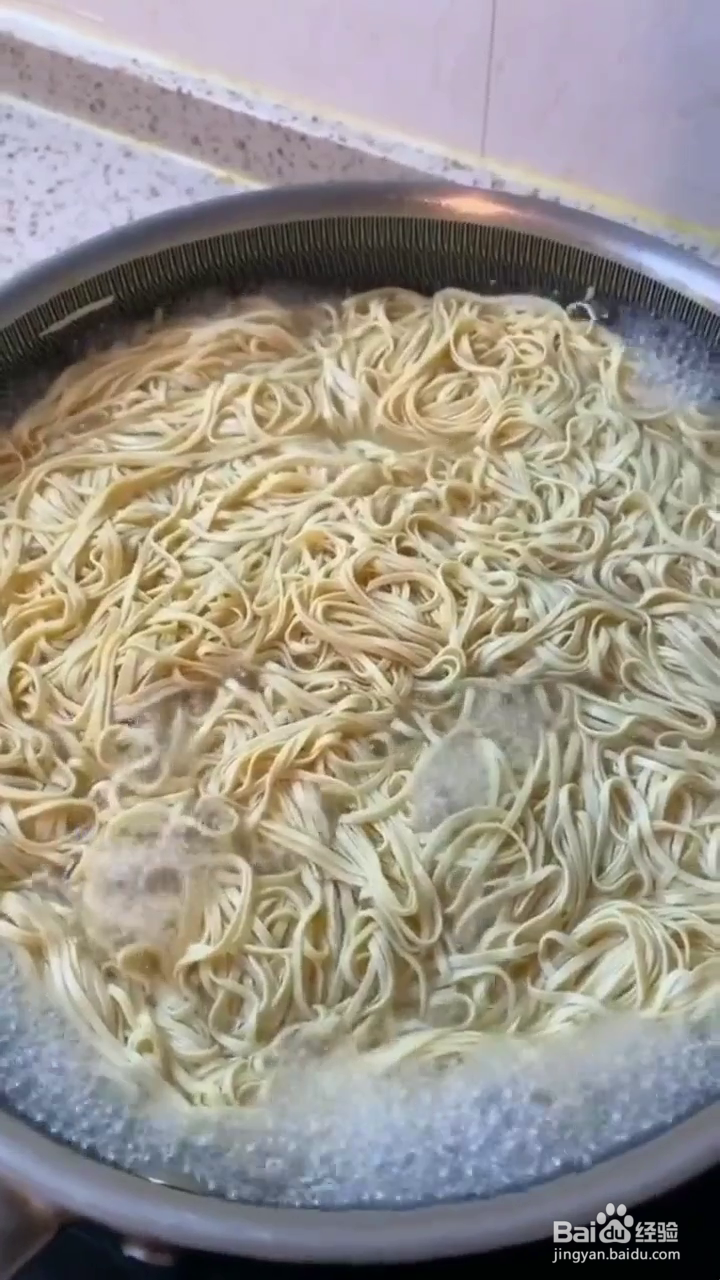 如何制作超级下饭的葱香干豆腐丝