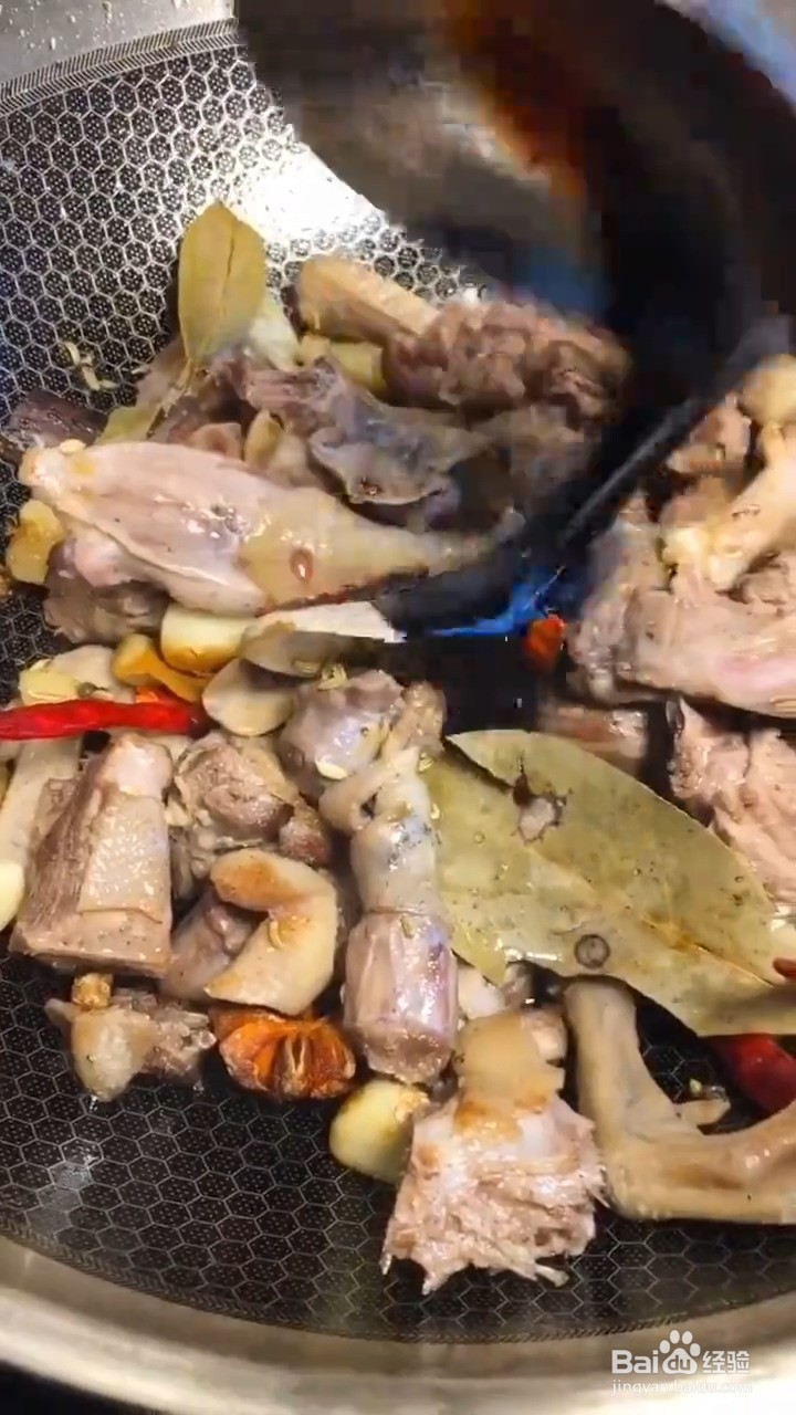 如何在家自制美味的啤酒鸭