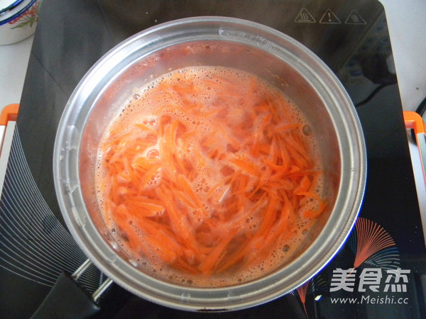 妙拌胡萝卜金针菇