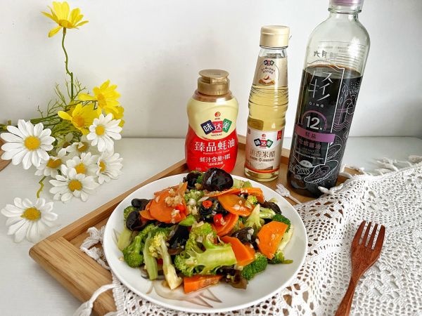 凉拌黑木耳西兰花