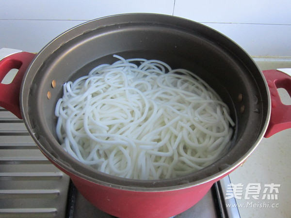 红果家菜谱之麻辣米粉