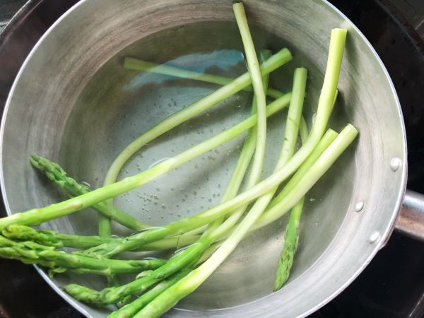 芦笋白玉菇肥牛卷