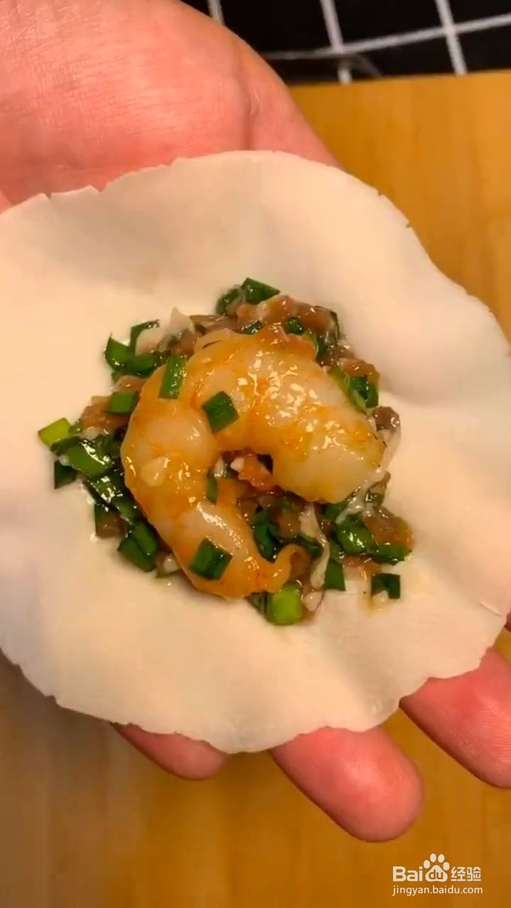 如何自制美味好吃的懒人煎包