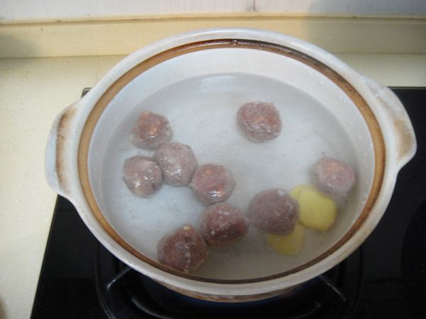 菌菇莴笋牛肉丸汤