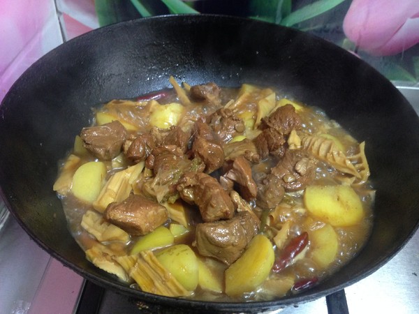 家常土豆炖肉的做法