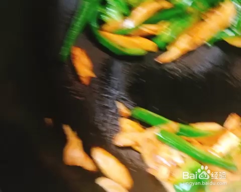 看完就会的青椒素炒杏鲍菇