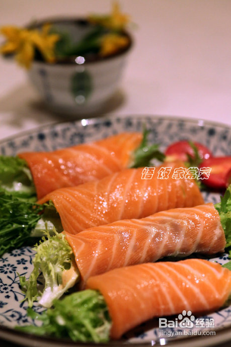 简单好吃——蔬菜沙拉三文鱼卷