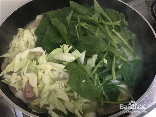 香肠鸡蛋面的做法