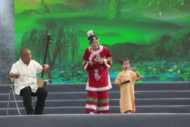 由流行在河南和皖北的曲艺什么