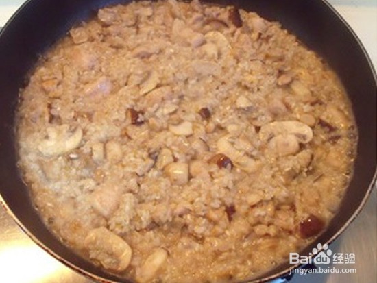 鸡肉蘑菇焖饭怎么做?
