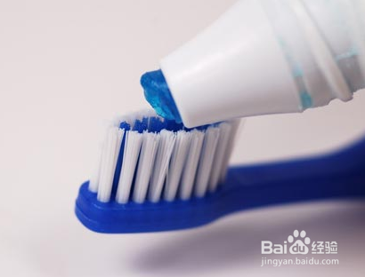 冰箱上的画痕如何去掉