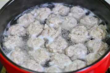 汤鲜味美冬瓜肉丸汤