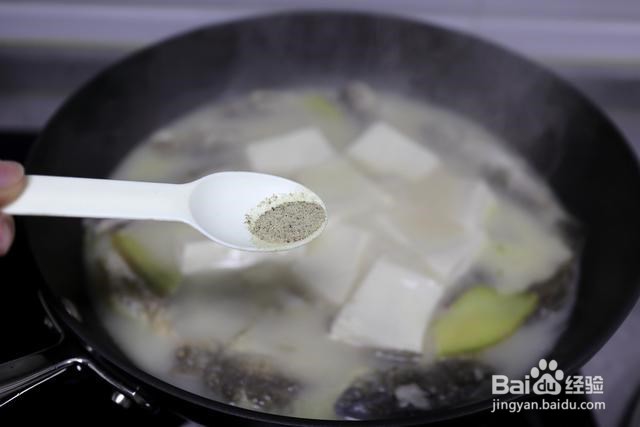 鲜美可口鲫鱼豆腐汤