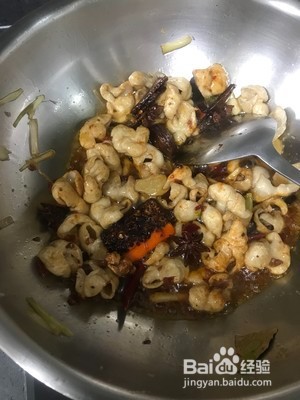 土豆烧肥肠的做法