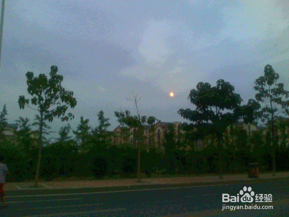 #智能#老年人怎样阴天傍晚瞬间拍乌云中月亮画面