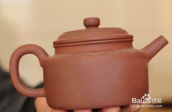 传统德鈡紫砂壶与大亨款德钟壶有哪些差异?