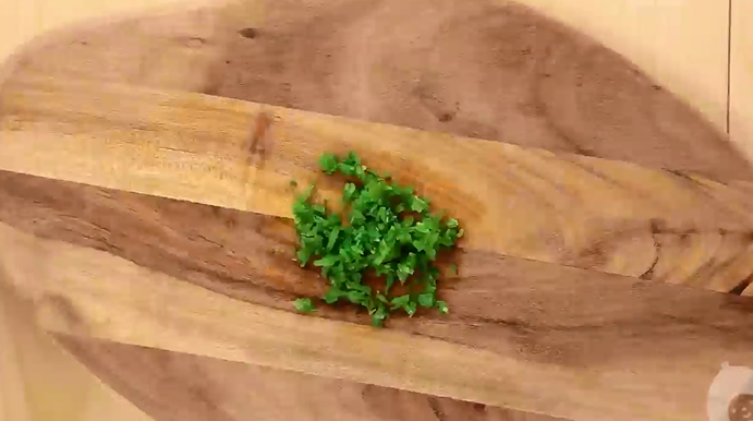 8个月宝宝辅食推荐：如何做荷兰豆鸡肉粥？