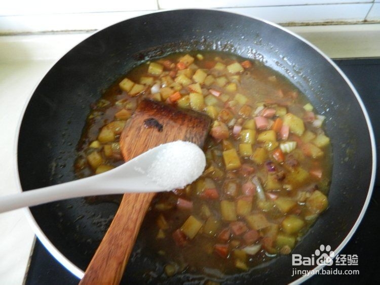 如何在家制作咖喱土豆盖饭