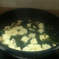 如何做清新爽口的三鲜豆腐汤