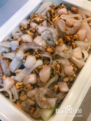 蒜香海鲜锅的做法