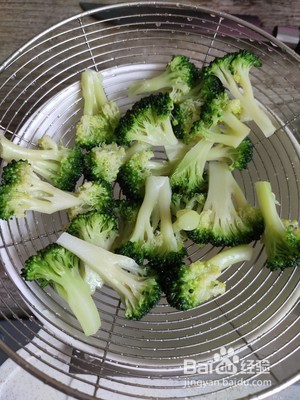 如何做西兰花虾仁鸡蛋羹