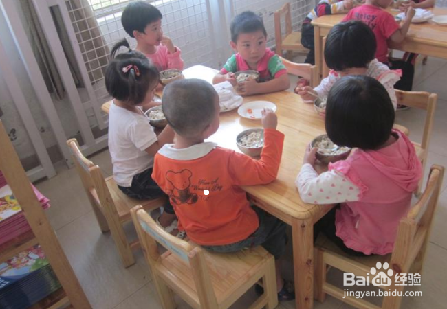 小孩子夏天吃东西要注意些什么？