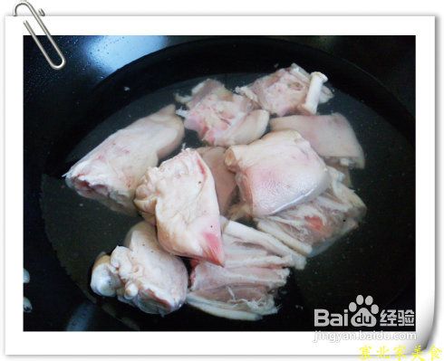 最具平民化的延缓皱纹菜花生蹄花汤