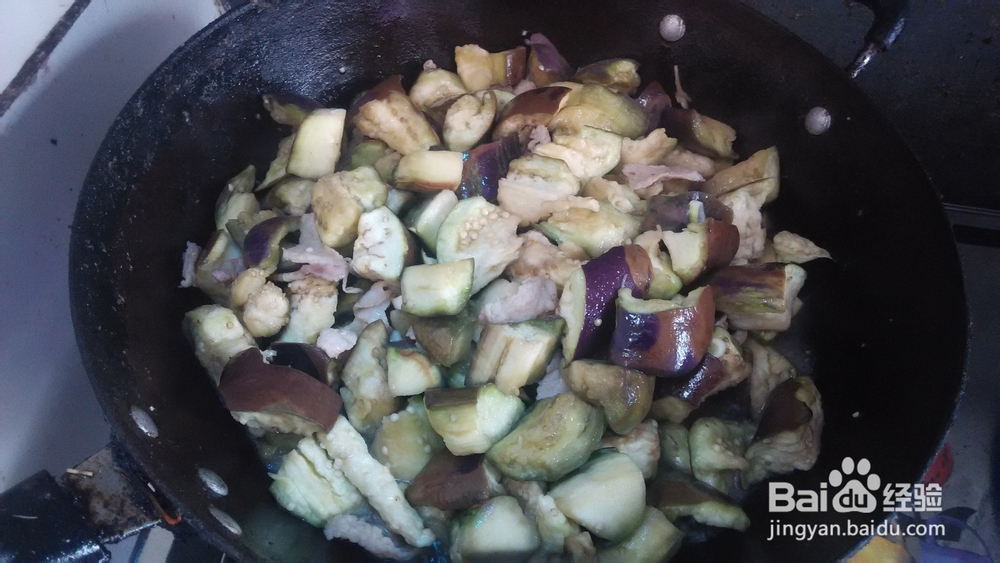 如何做家常油焖茄子?