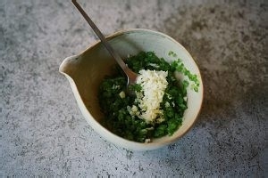 蒸茄子配川味蘸料的做法