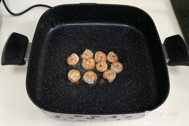 怎么样做美味的菠萝大虾炒饭
