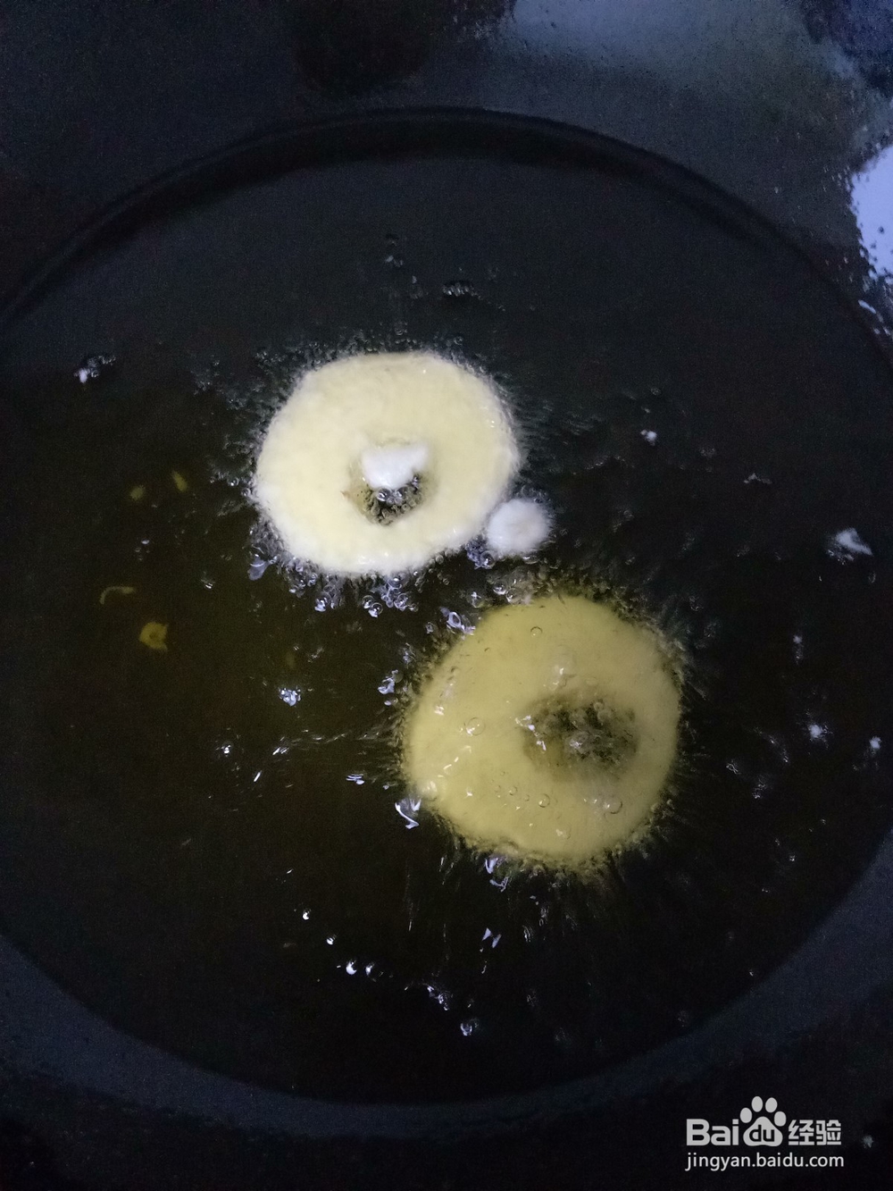 小朋友爱吃炸苹果圈