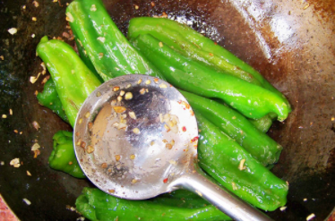 原汁虎皮烧辣椒简单做法