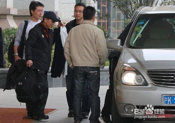 李连杰哥哥长啥样?