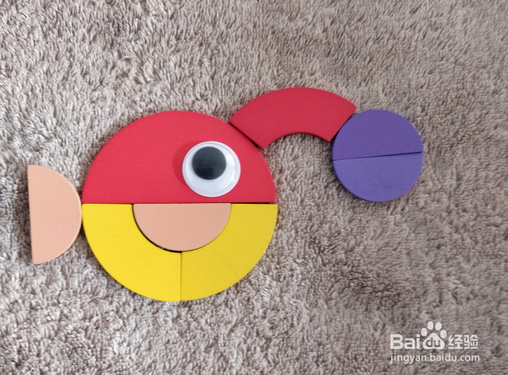 用蒙氏积木怎样拼海里的灯笼鱼呢?