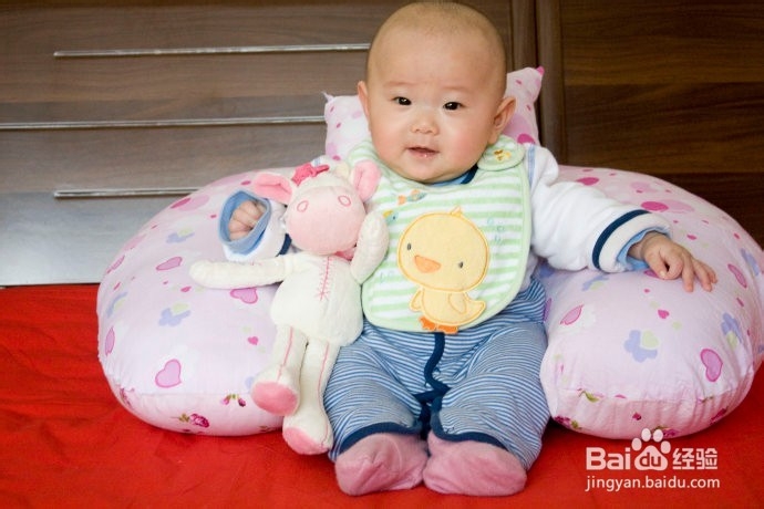 如何让宝宝学会坐
