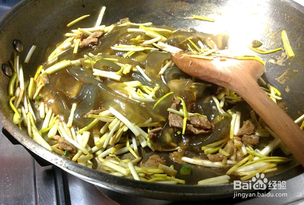 味美鲜香的蒜黄粉皮